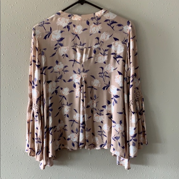 Altar’d State Top - Picture 5 of 7